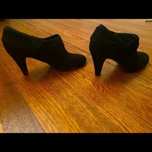Tahari, Grant, black suede, booties brand new, with box, size 7,